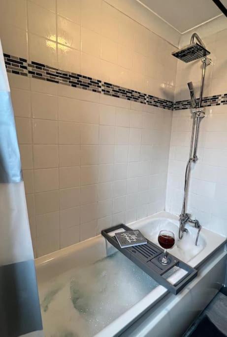Lovely, Two Bedroom Apartment Central Location London Eksteriør billede