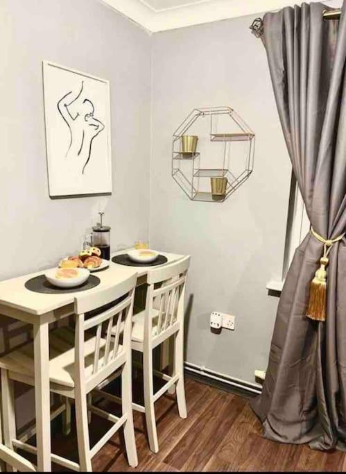 Lovely, Two Bedroom Apartment Central Location London Eksteriør billede